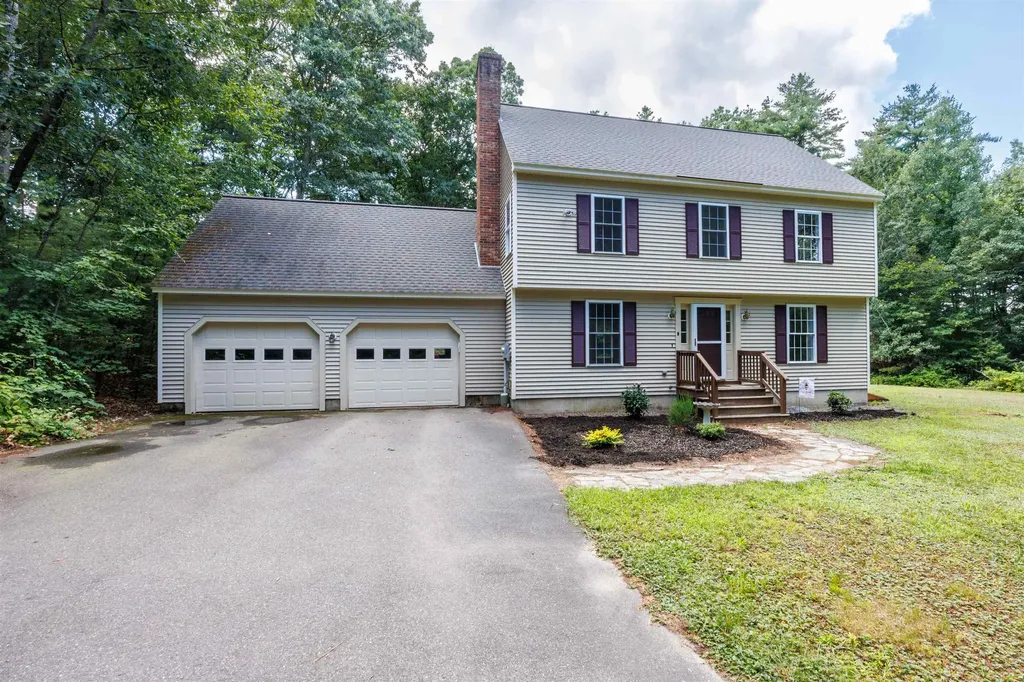 21 Davis Drive Londonderry NH 03053