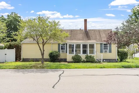 4 Tetreau Street Nashua NH 03060
