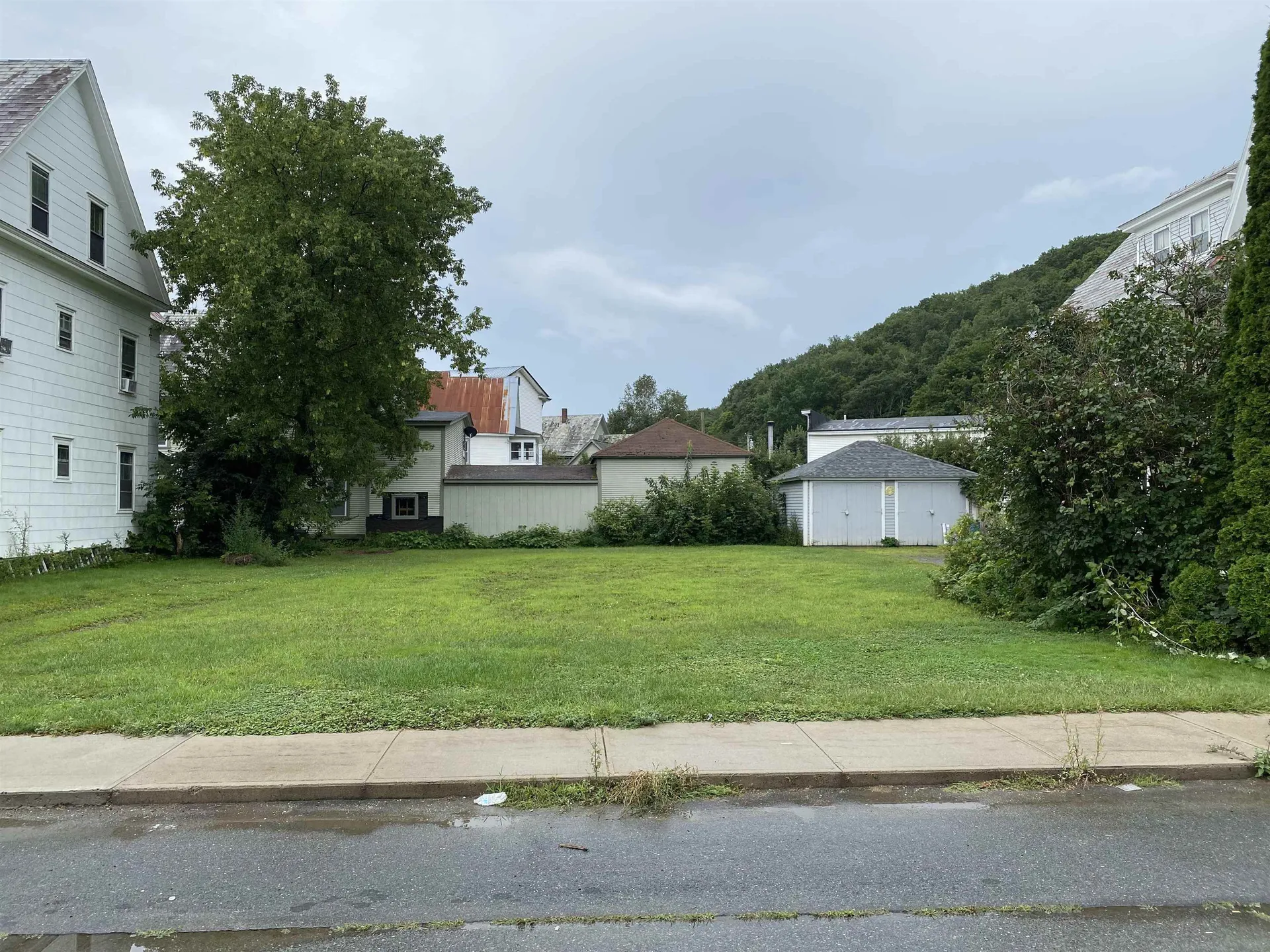 14 Tuttle Street Rockingham VT 05101