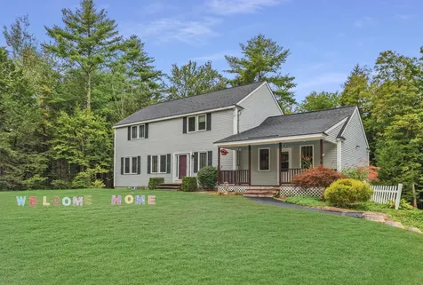 81 Meadow Fox Lane Chester NH 03036