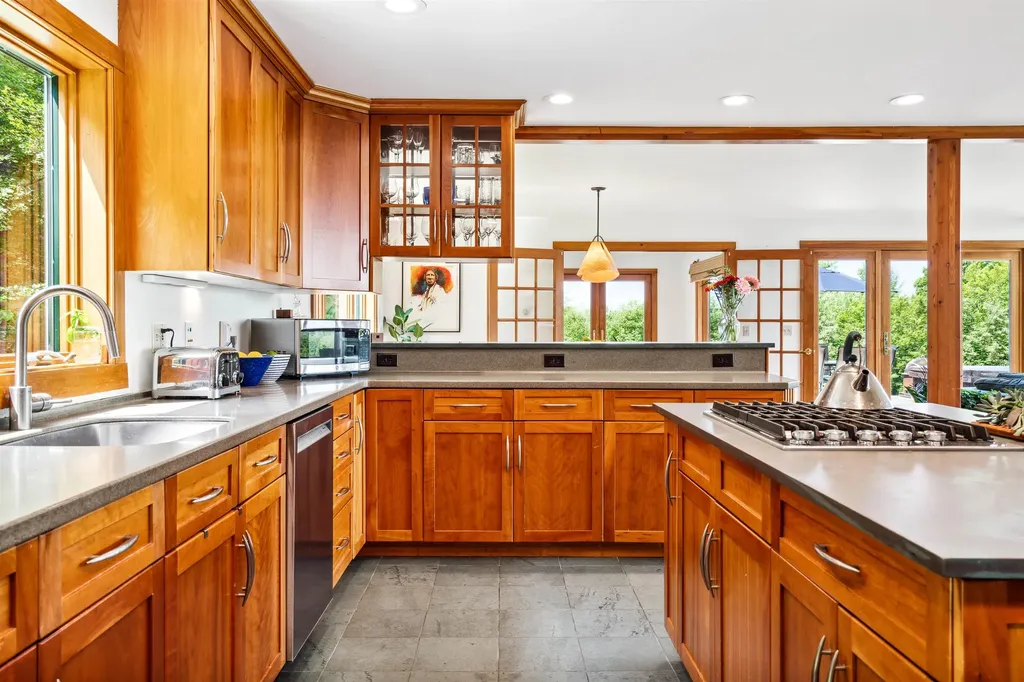 161 Smith Pond Road Enfield NH 03748