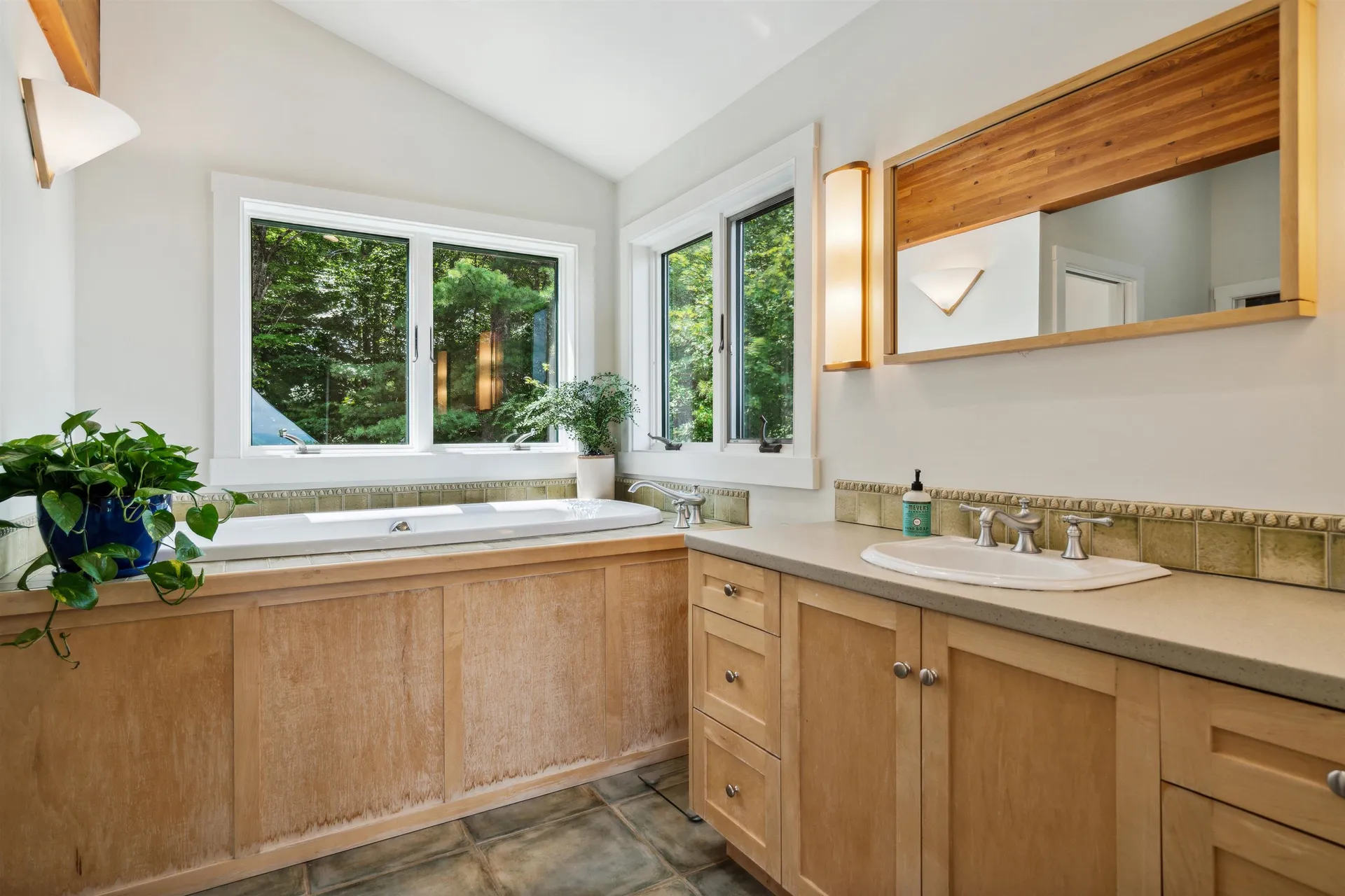 161 Smith Pond Road Enfield NH 03748