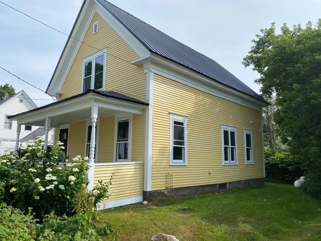 28 Dale Street Hardwick VT 05843