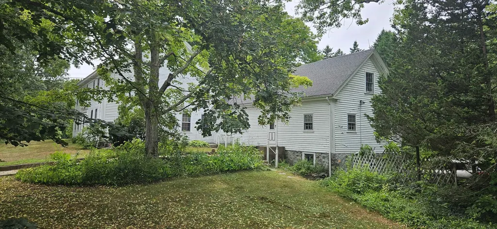 66 Exeter Road Kingston NH 03848