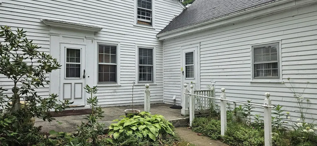 66 Exeter Road Kingston NH 03848