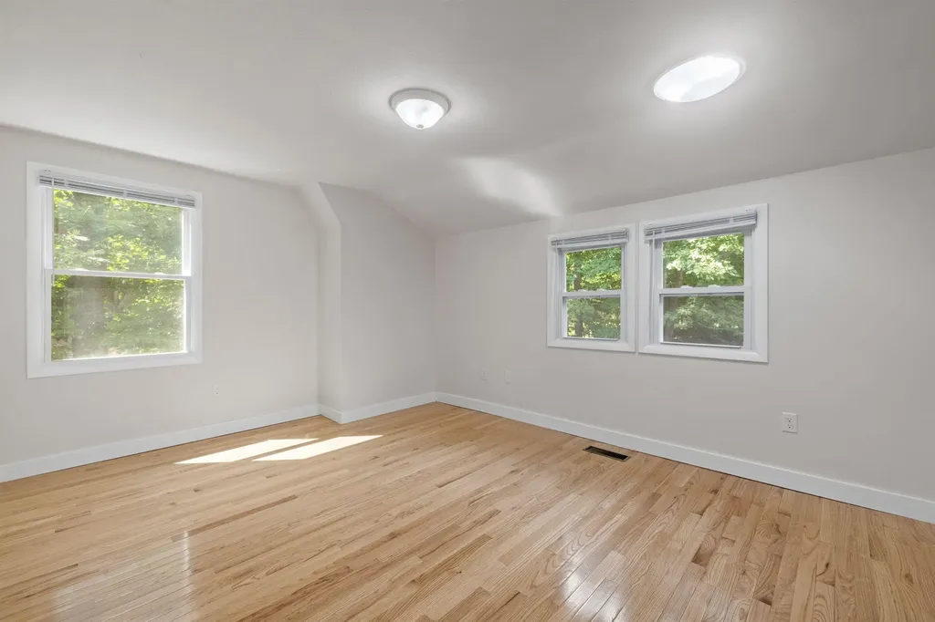 72 Shore Road Gilford NH 03249