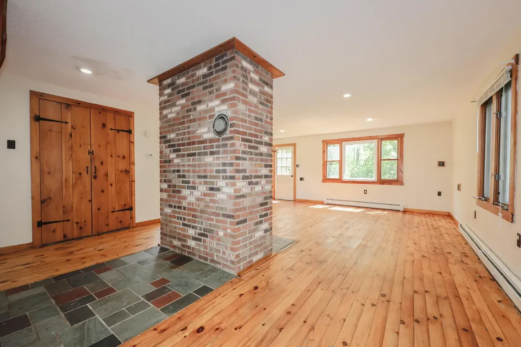 7 Old Deerfield Road Candia NH 03034