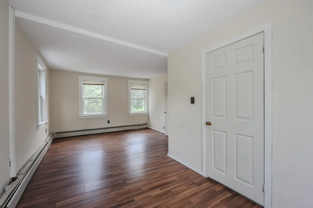 7 Old Deerfield Road Candia NH 03034