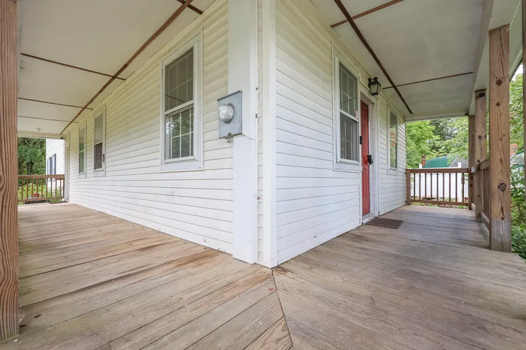 7 Old Deerfield Road Candia NH 03034