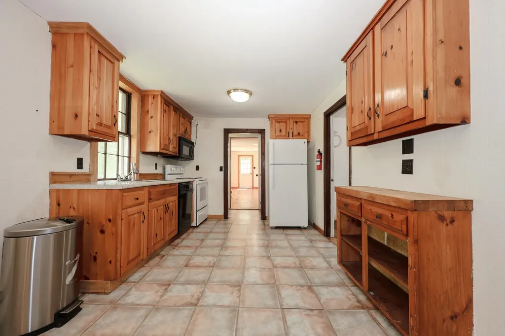 7 Old Deerfield Road Candia NH 03034