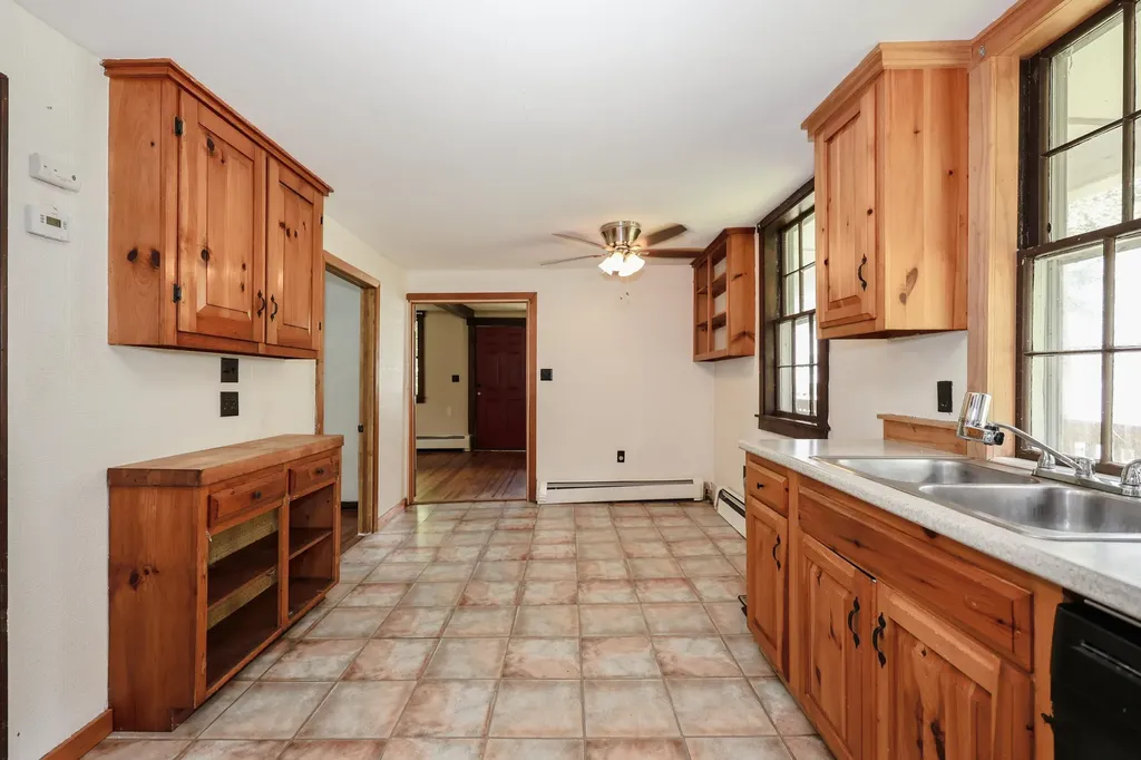 7 Old Deerfield Road Candia NH 03034