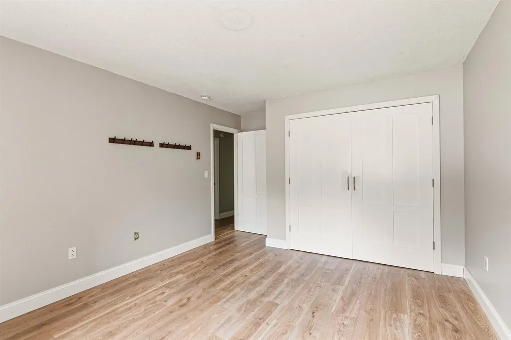 63 Bayberry Lane South Burlington VT 05403