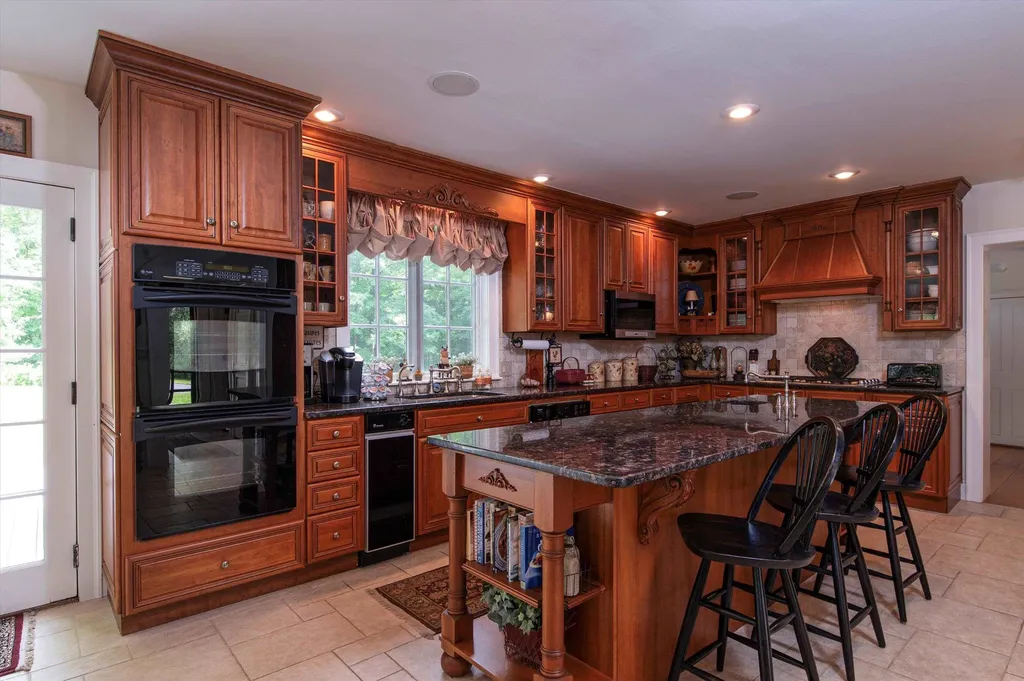 37 Deer Hill Road Newfane VT 05345