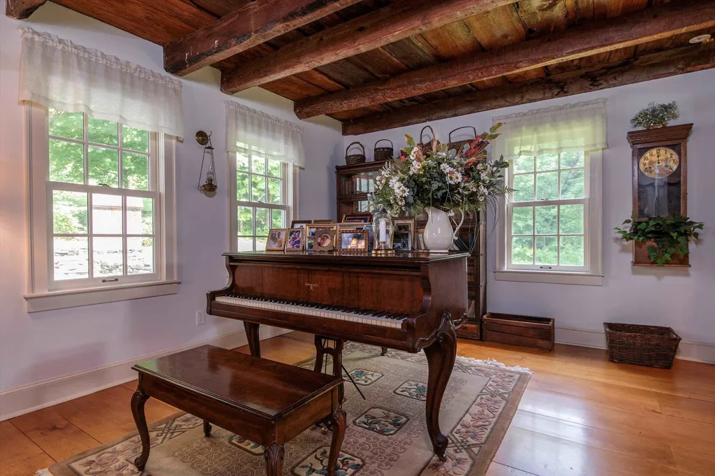 37 Deer Hill Road Newfane VT 05345