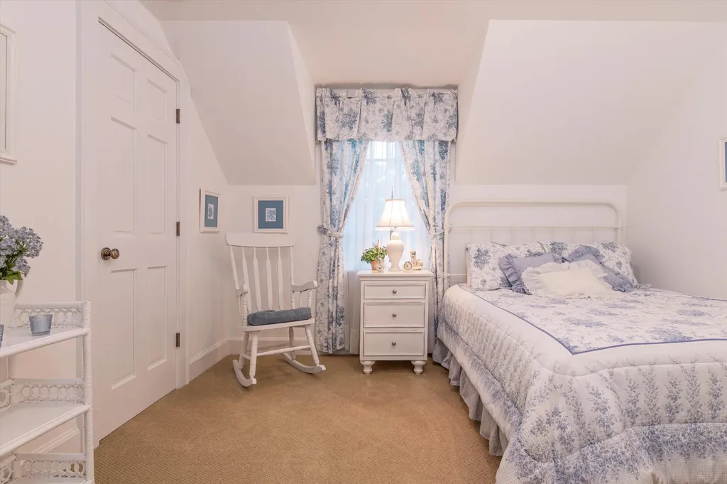 37 Deer Hill Road Newfane VT 05345