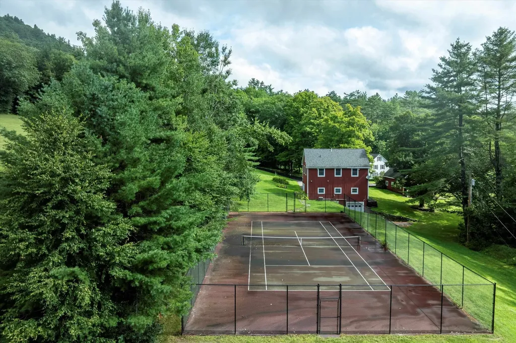 37 Deer Hill Road Newfane VT 05345