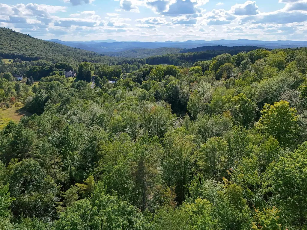 Row Off Daniels Farm Road Waterford VT 05819
