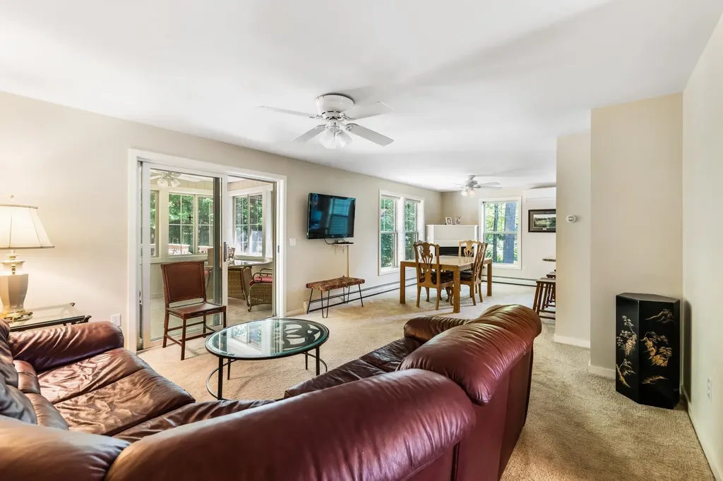 15 Clover Lane New London NH 03257