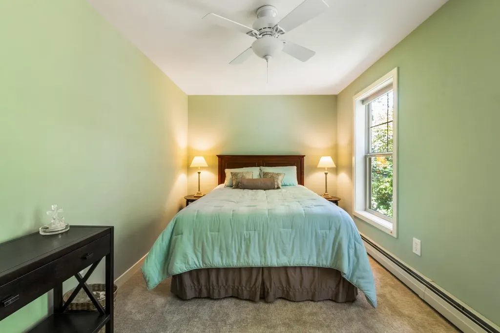 15 Clover Lane New London NH 03257