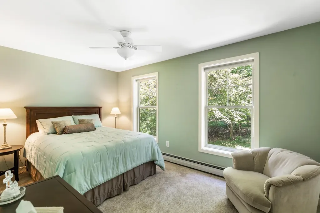 15 Clover Lane New London NH 03257