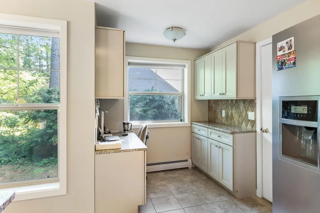 15 Clover Lane New London NH 03257