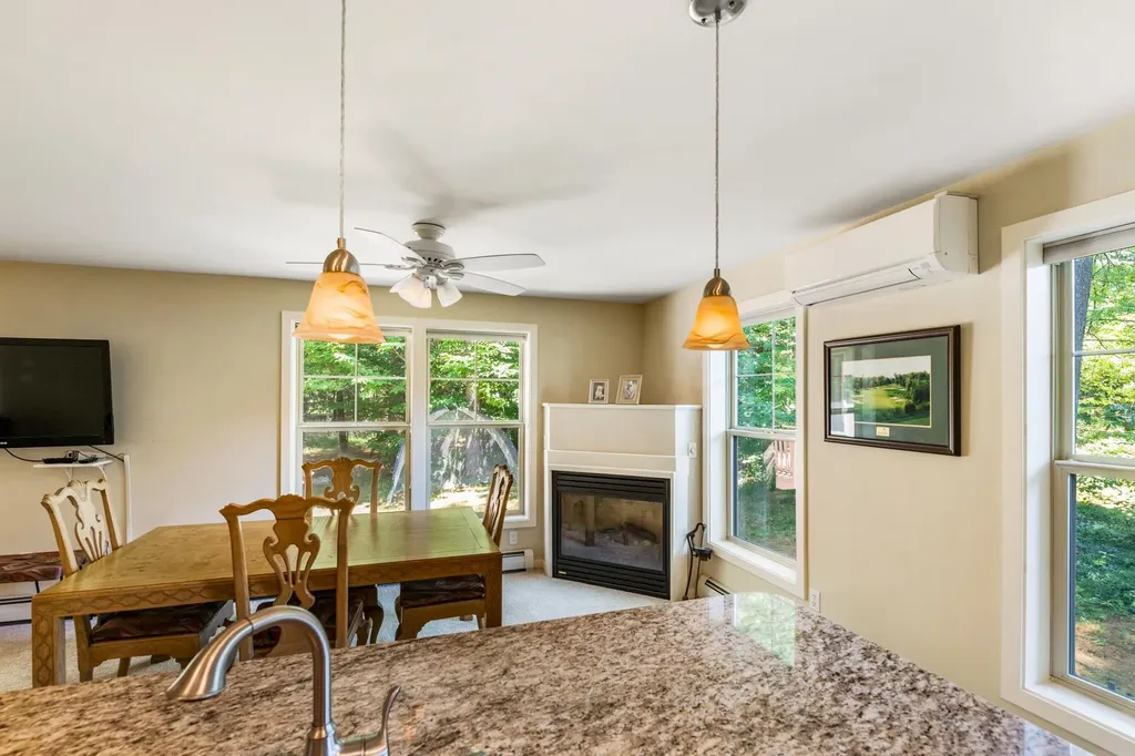 15 Clover Lane New London NH 03257