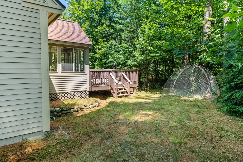 15 Clover Lane New London NH 03257