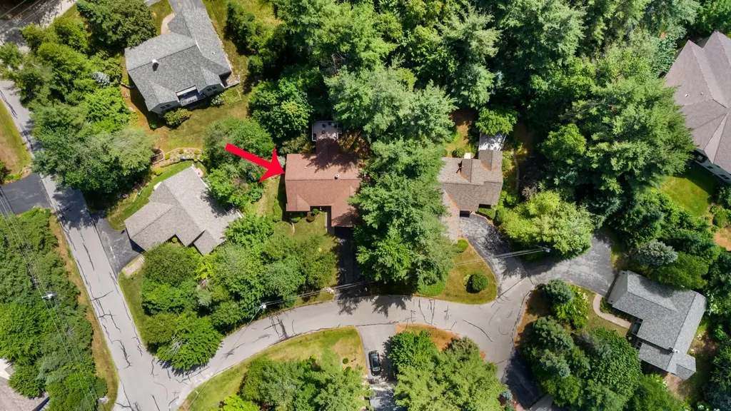 15 Clover Lane New London NH 03257