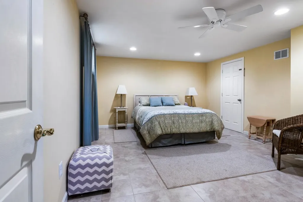 15 Clover Lane New London NH 03257