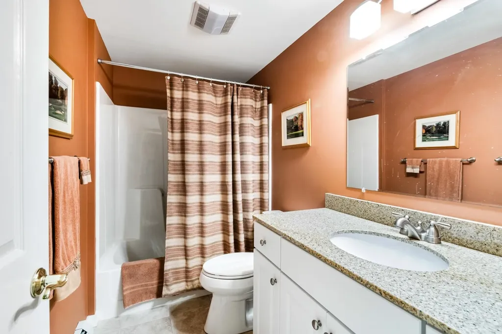 15 Clover Lane New London NH 03257