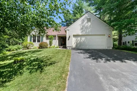 15 Clover Lane New London NH 03257