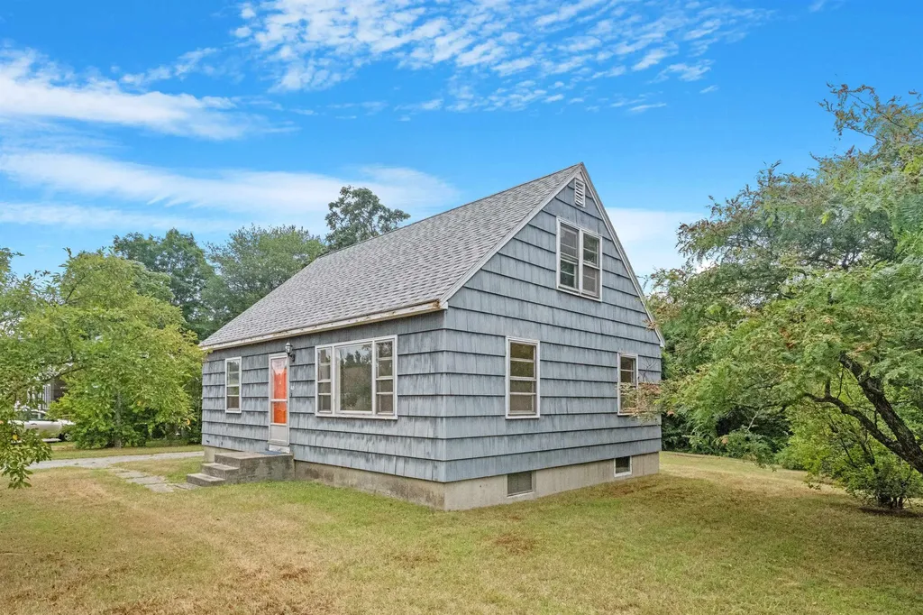 40 B Street Hudson NH 03051