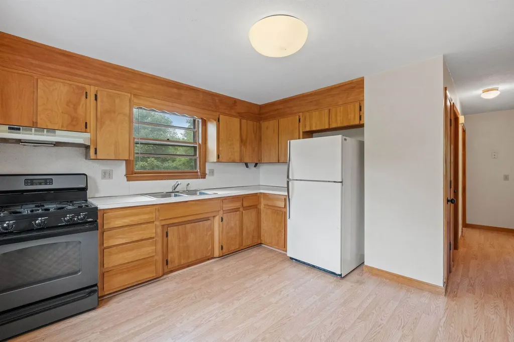 40 B Street Hudson NH 03051