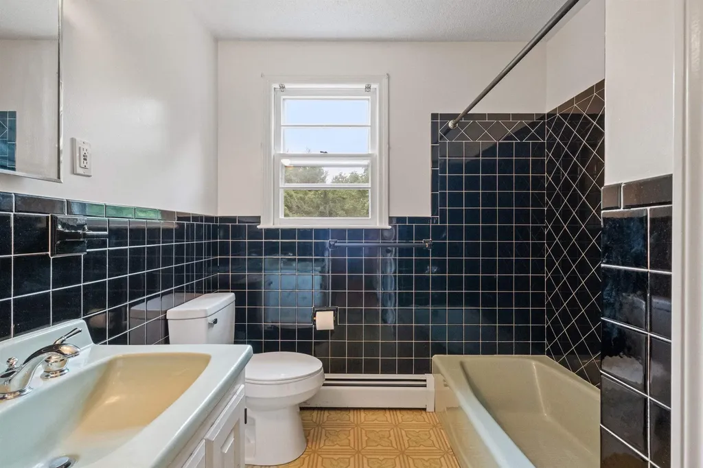40 B Street Hudson NH 03051