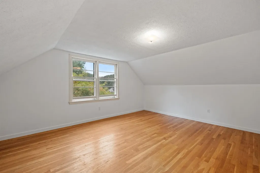 40 B Street Hudson NH 03051