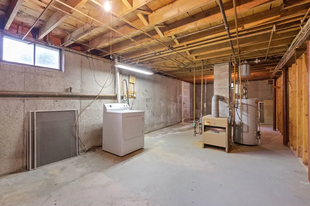 40 B Street Hudson NH 03051