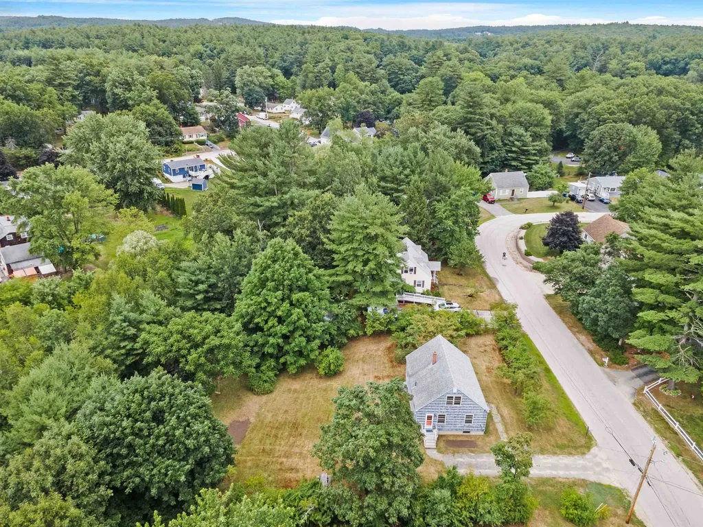 40 B Street Hudson NH 03051