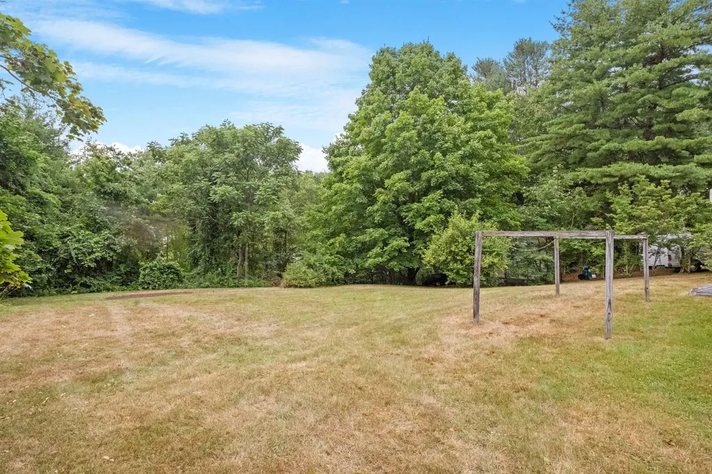 40 B Street Hudson NH 03051