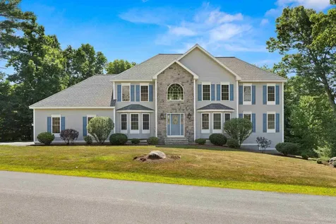 8 Cobblestone Road Pelham NH 03076