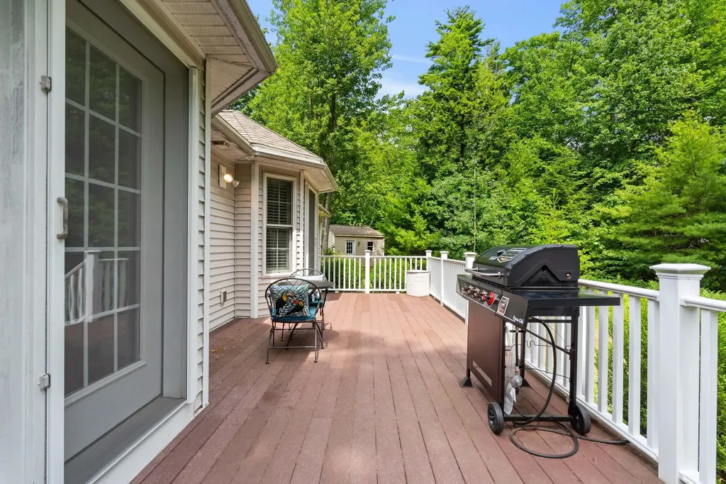 53 Stonewall Drive Rochester NH 03868