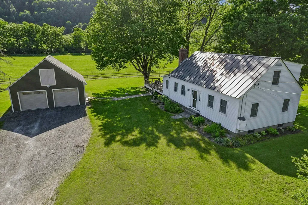 819 Pomfret Road Woodstock VT 05091