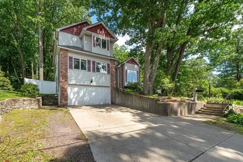 25 Bruce Road Manchester NH 03104
