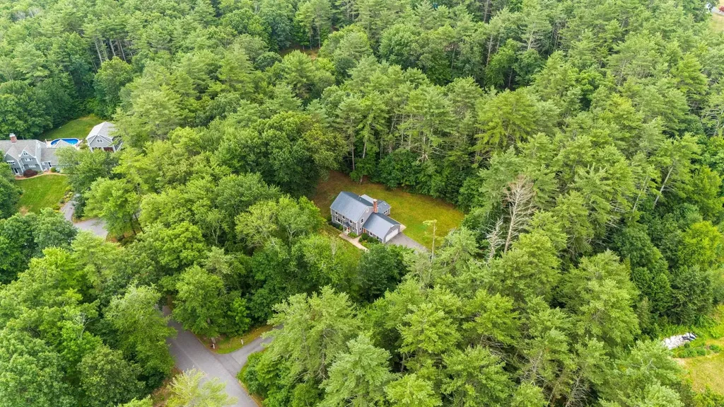 2 Rice Lane Bedford NH 03110