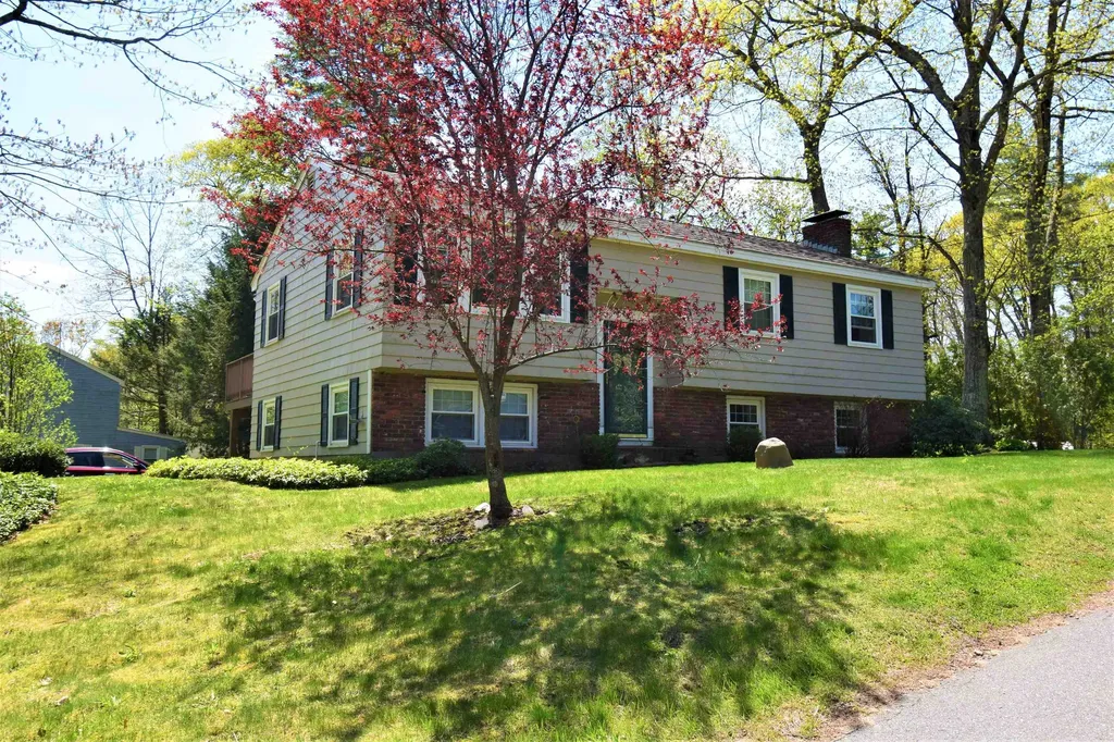 17 Parsons Way Kingston NH 03848