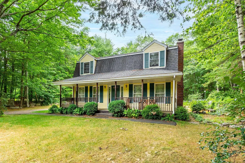 6 Stonewood Lane Hudson NH 03051