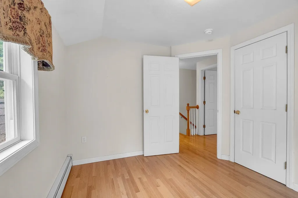 6 Stonewood Lane Hudson NH 03051