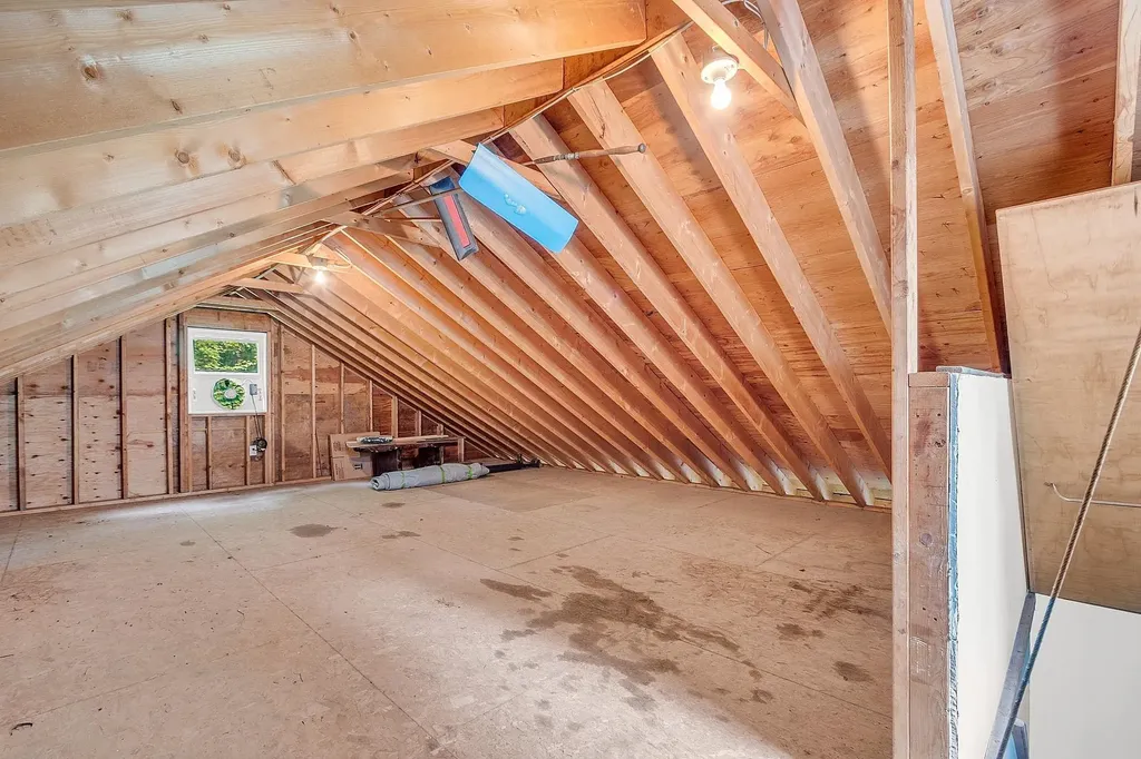 6 Stonewood Lane Hudson NH 03051