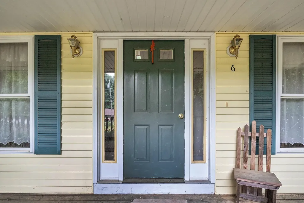 6 Stonewood Lane Hudson NH 03051