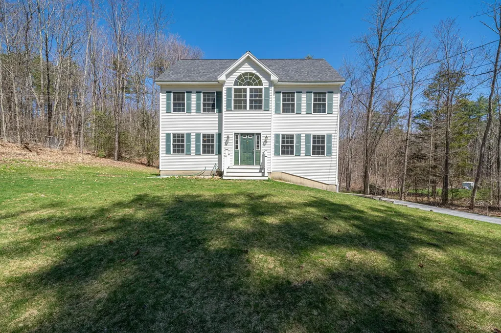 83 Lane Road Raymond NH 03077