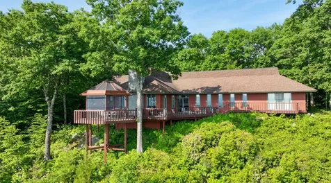 89 Oakledge Road Sunapee NH 03782